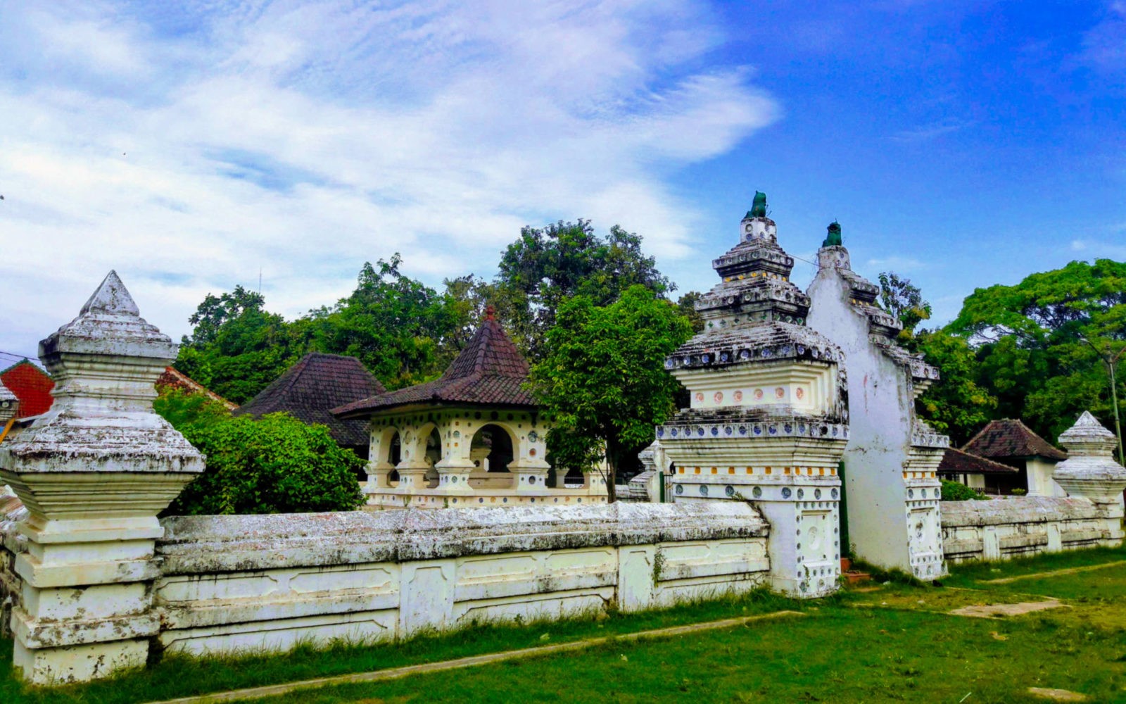 Travel jogja tujuan Cirebon 2025